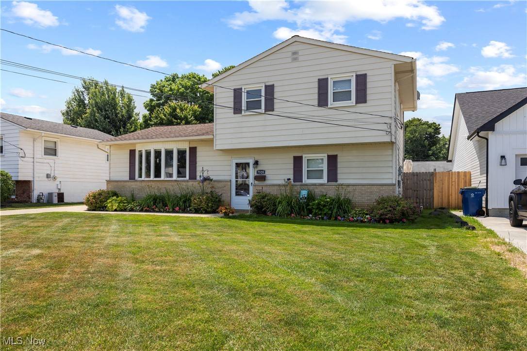 Mentor On The Lake, OH 44060,7520 Goldenrod DR