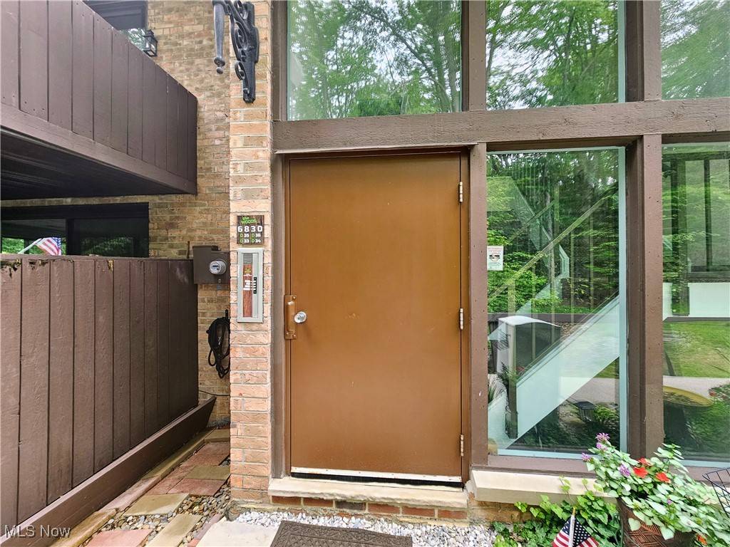 Brecksville, OH 44141,6830 Carriage Hill DR #D33