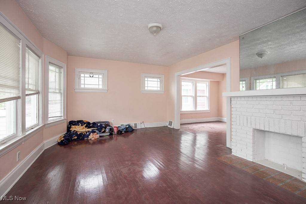 Cleveland, OH 44110,14206 Glenside RD