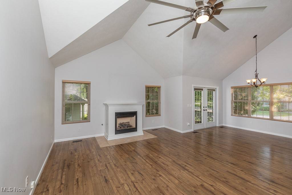 Eastlake, OH 44095,326 Lake Breeze CV