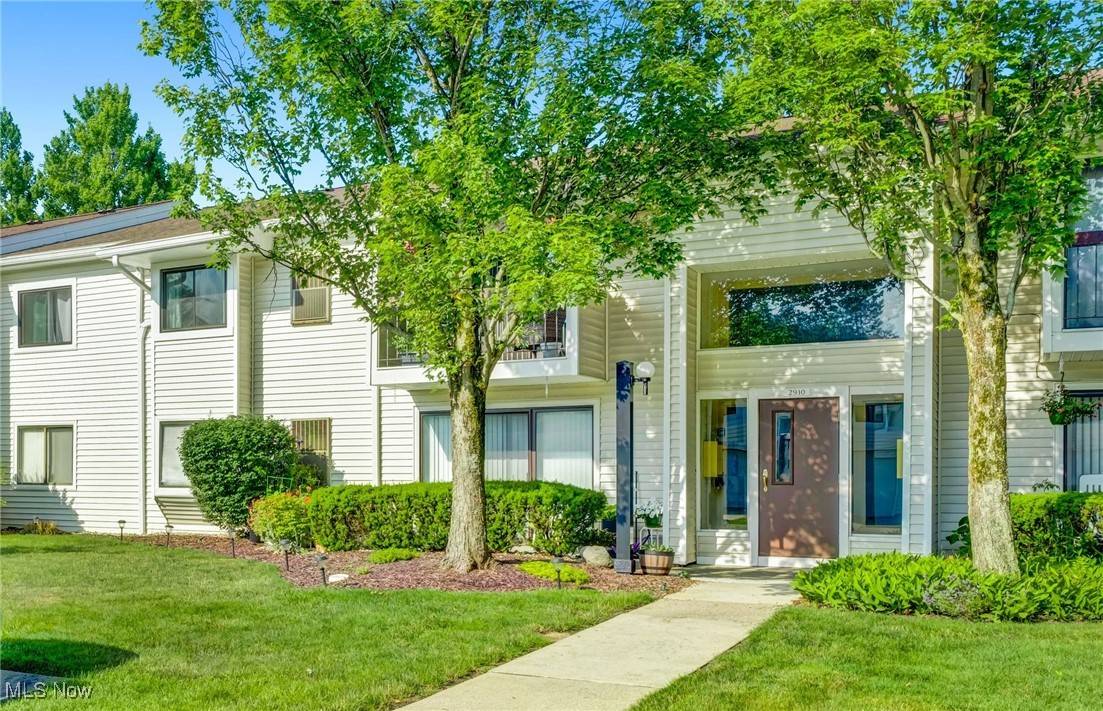 Westlake, OH 44145,2910 N Bay DR #L11
