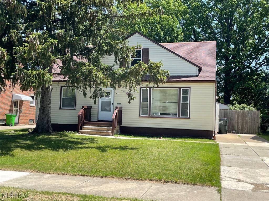 Euclid, OH 44119,917 E 214th ST