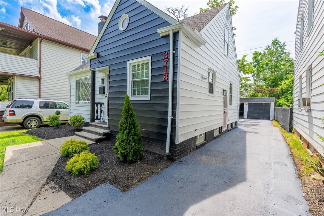 Shaker Heights, OH 44120,3718 Menlo RD