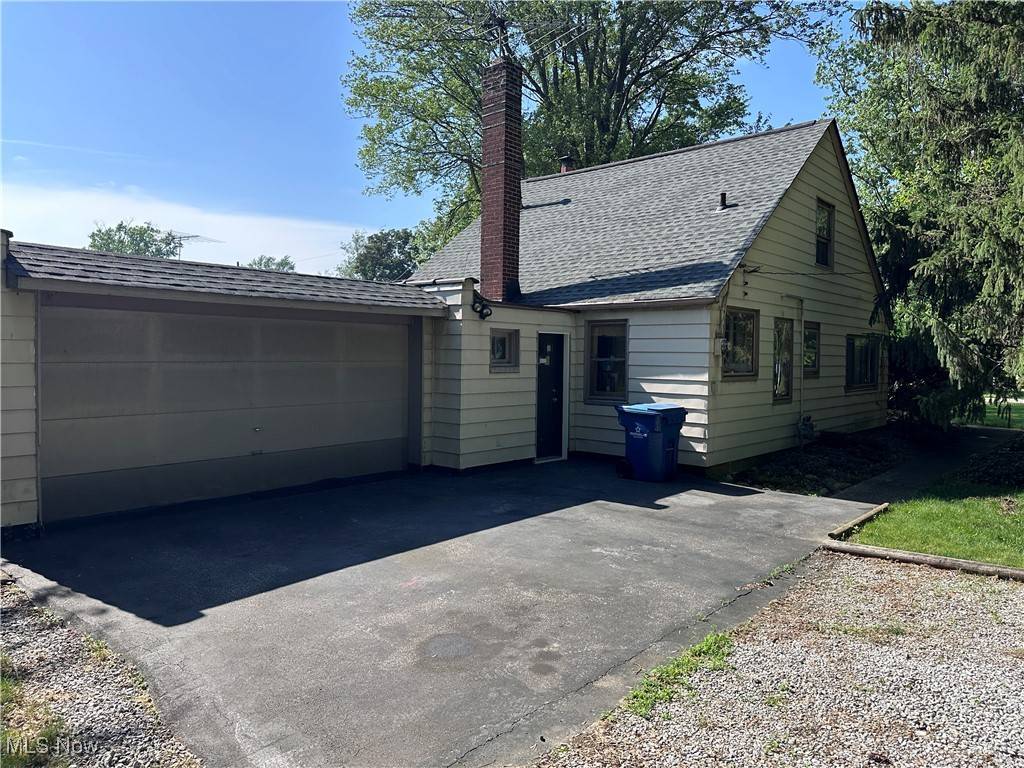 Mentor On The Lake, OH 44060,7742 Dahlia DR
