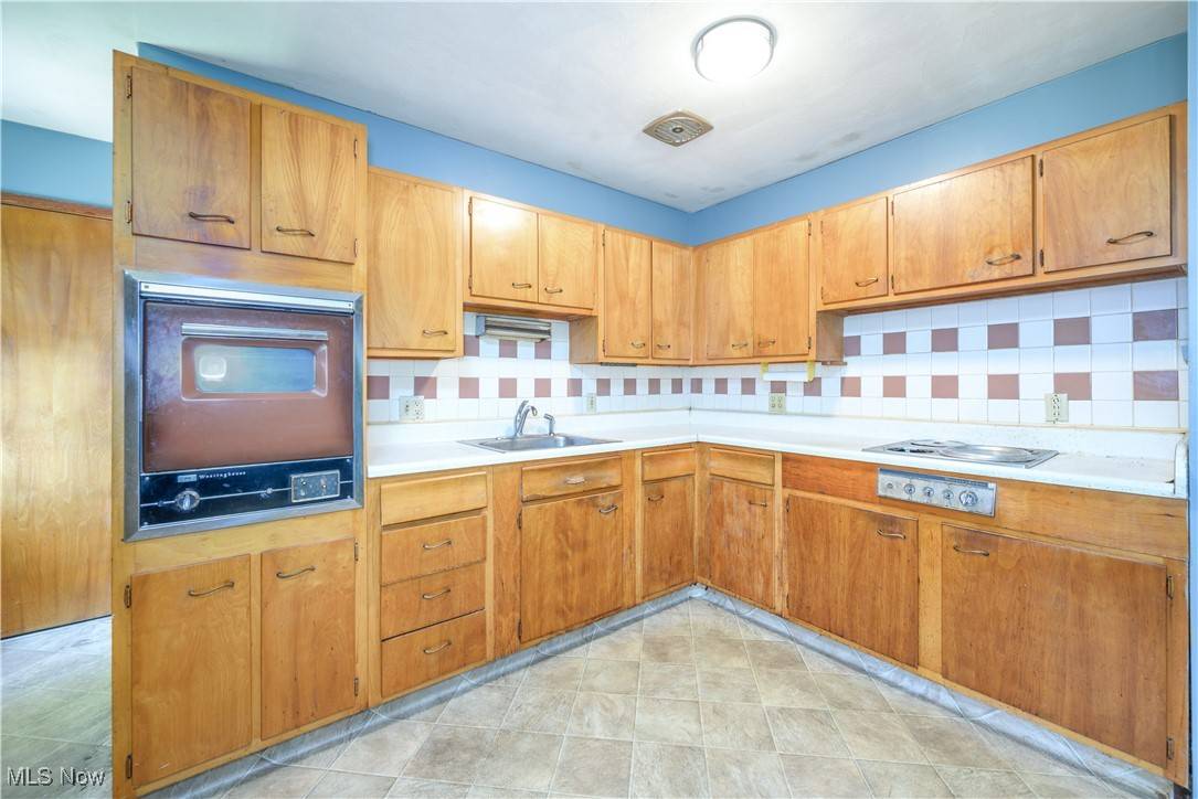 Kent, OH 44240,476 Laurel DR