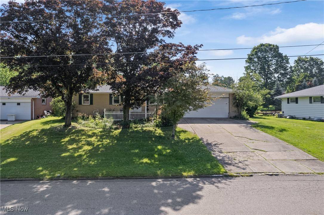 Massillon, OH 44647,578 25th ST NW