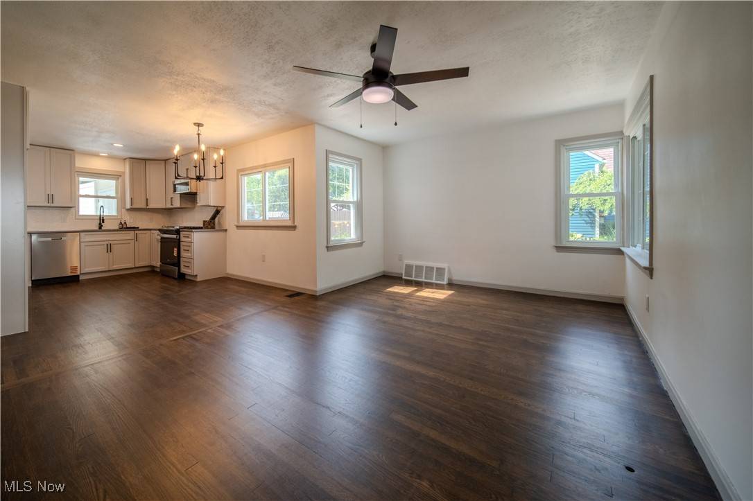 Stow, OH 44224,3432 Adaline DR