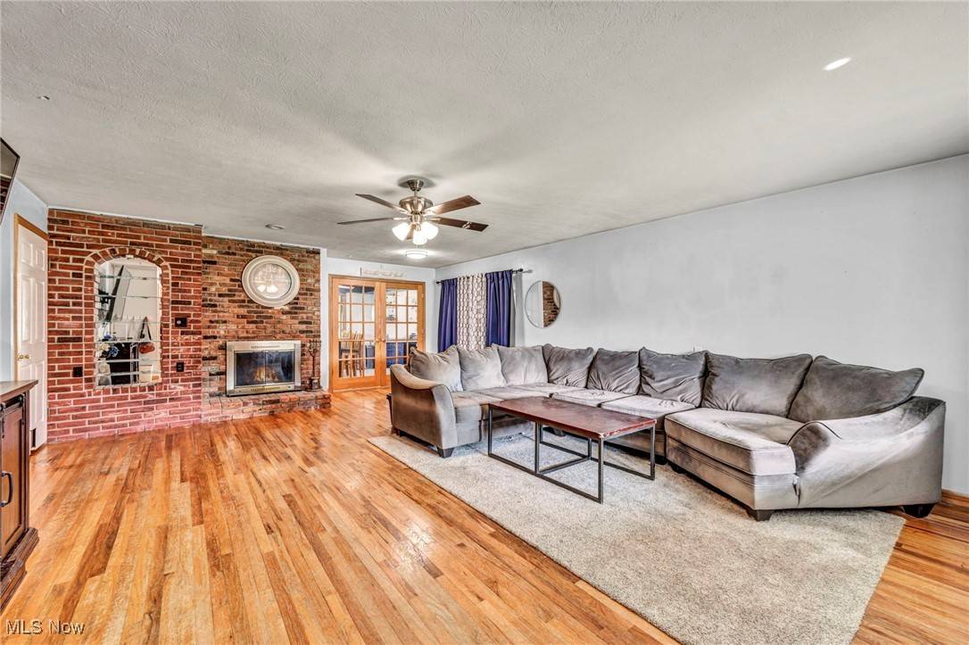 Willowick, OH 44095,872 Deborah DR