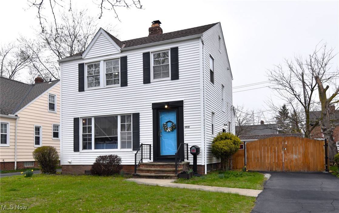 South Euclid, OH 44118,3921 Grosvenor RD