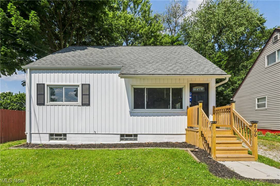 Akron, OH 44310,866 Blanding AVE