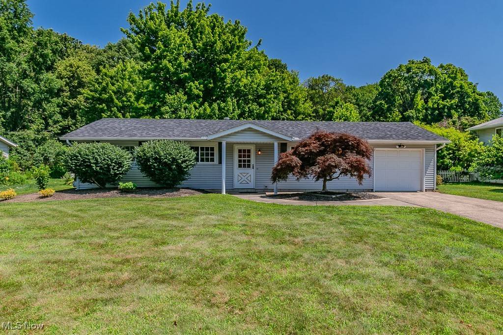 Madison, OH 44057,6839 Shelly DR