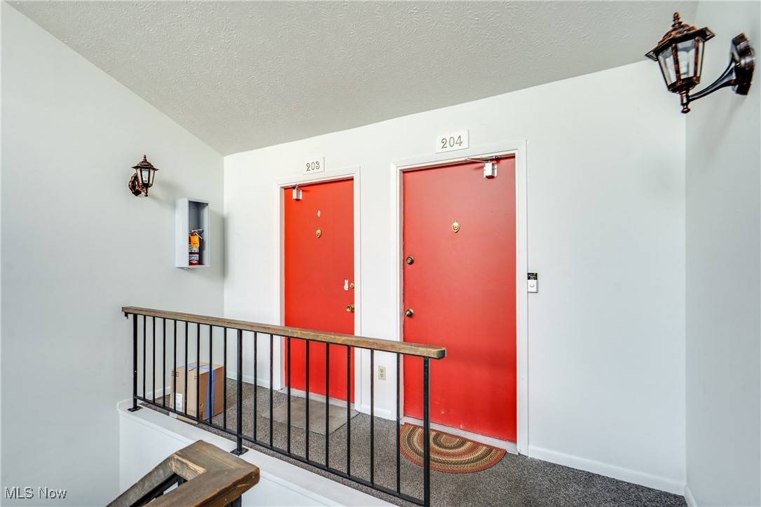 Northfield, OH 44067,985 Canyon View RD #204C