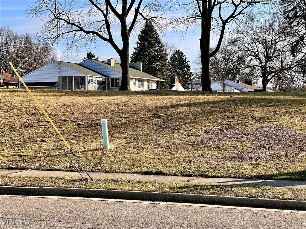North Canton, OH 44720,Maple ST W
