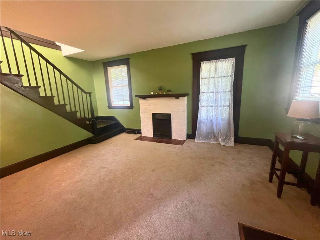 Akron, OH 44305,521 Brittain RD