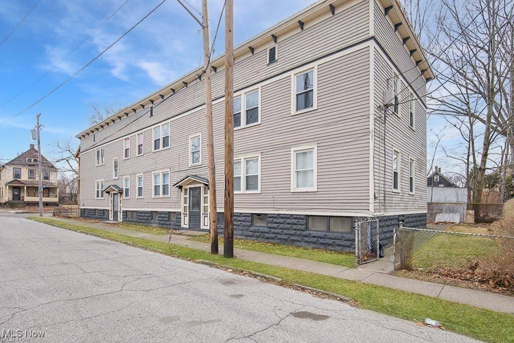 Cleveland, OH 44103,1156 Carl AVE