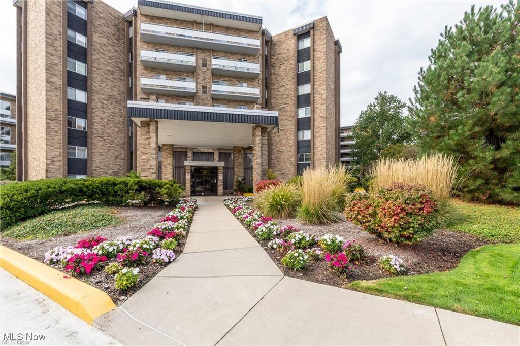 Lyndhurst, OH 44124,2202 Acacia Park DR #2605