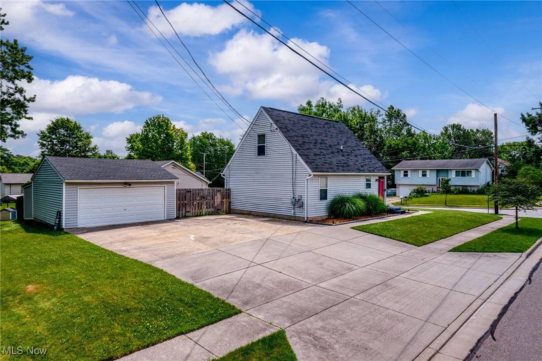 Twinsburg, OH 44087,2029 Buchtel ST