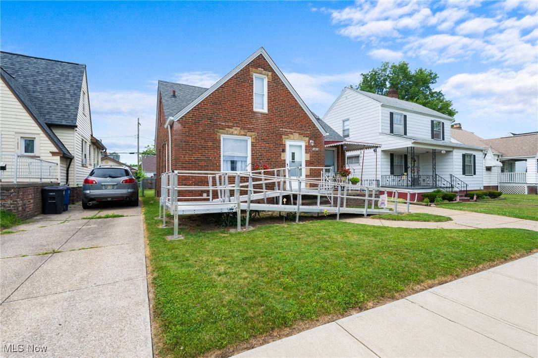 Cleveland, OH 44111,13818 Wainstead AVE
