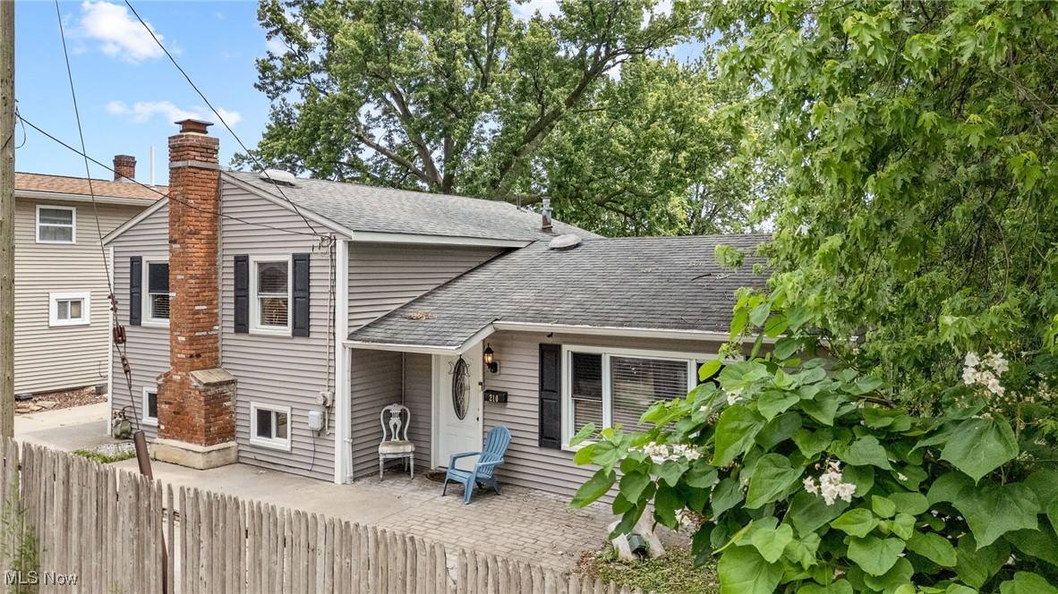 Fairport Harbor, OH 44077,210 House CT