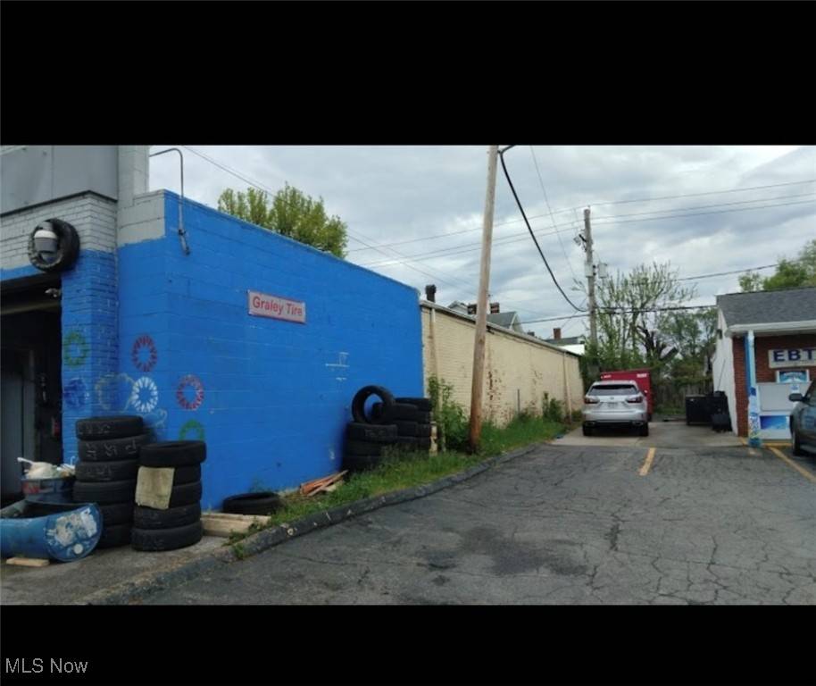 Cleveland, OH 44111,3507 W 117th ST