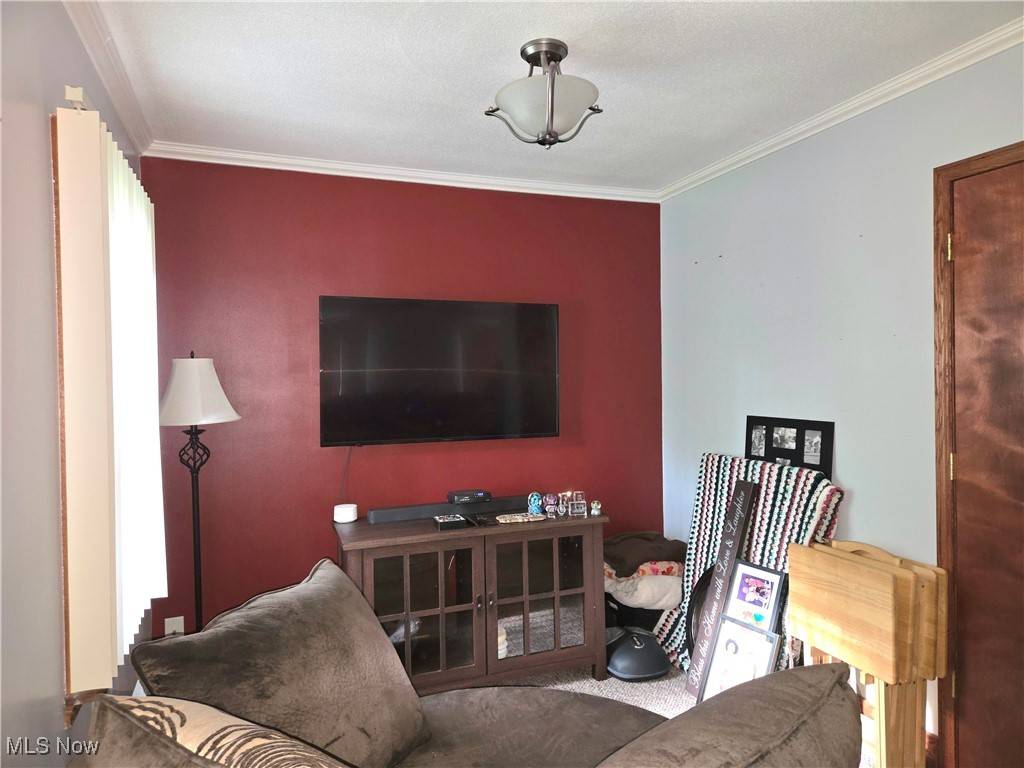 Warren, OH 44484,464 Rosegarden DR NE