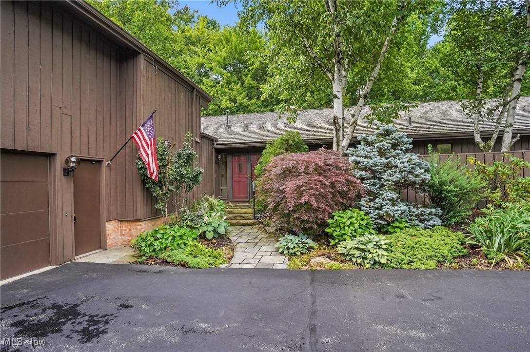Aurora, OH 44202,680-7 Windward DR