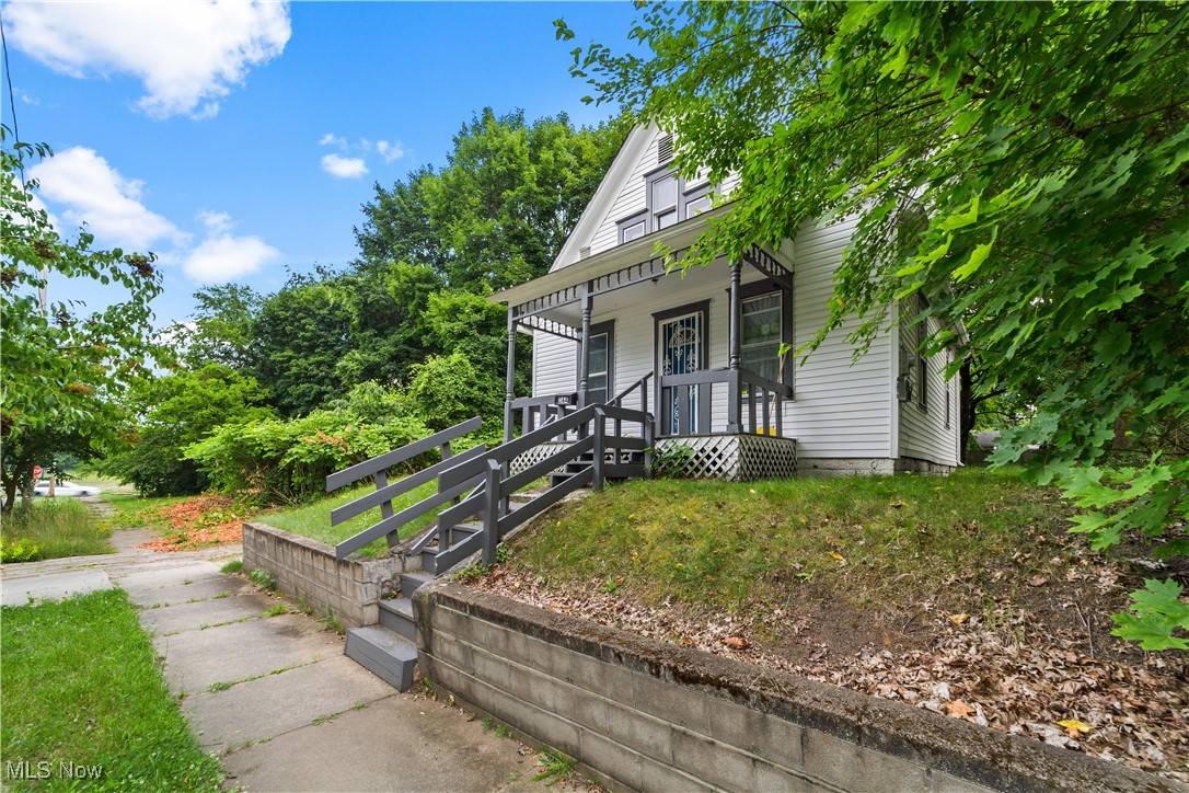 Akron, OH 44307,364 Campbell ST