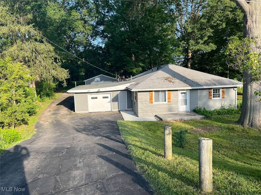 Norton, OH 44203,3402 Easton RD