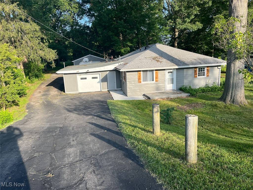 Norton, OH 44203,3402 Easton RD