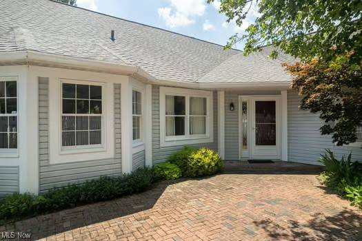 Akron, OH 44313,830 Sutton Place #52