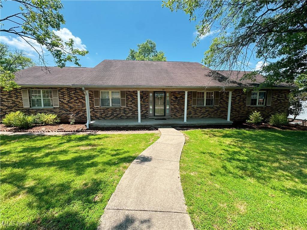 Parkersburg, WV 26104,38 Lake DR
