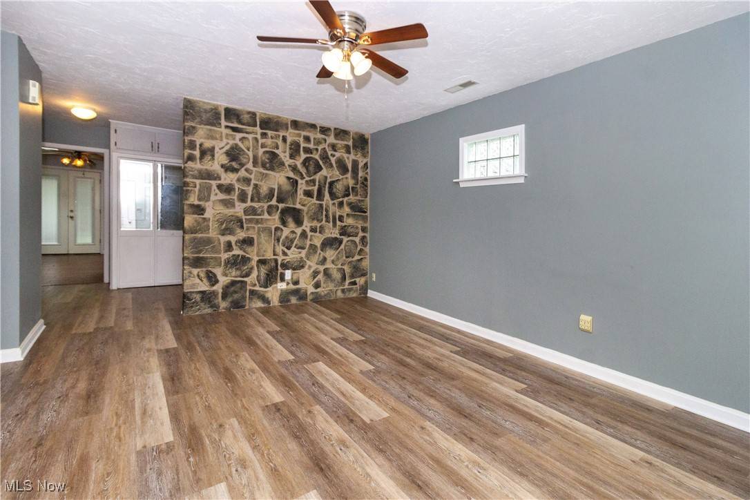 Sheffield Lake, OH 44054,805 East DR