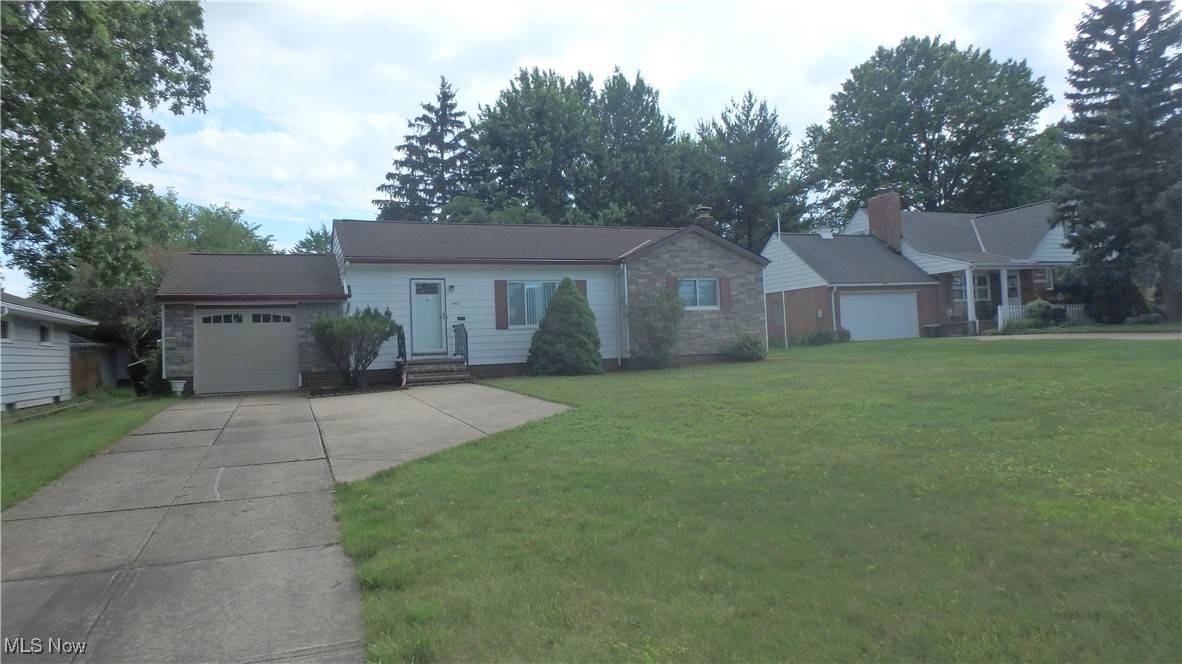 Parma, OH 44134,2901 Dentzler RD