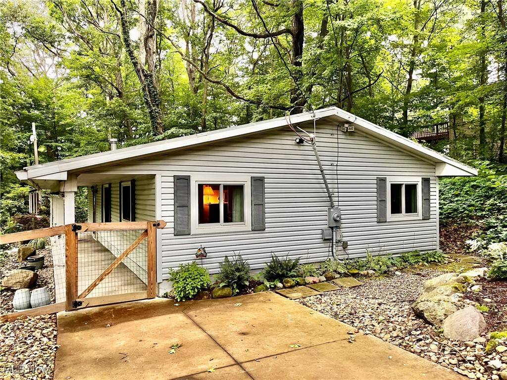 Mantua, OH 44255,9435 Coit RD