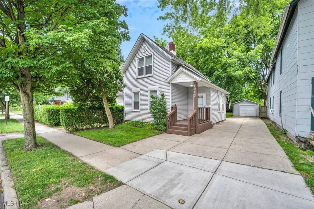Cleveland, OH 44102,1923 W 77th ST