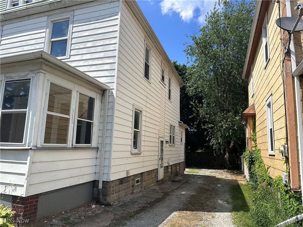 Akron, OH 44311,237 E Thornton ST
