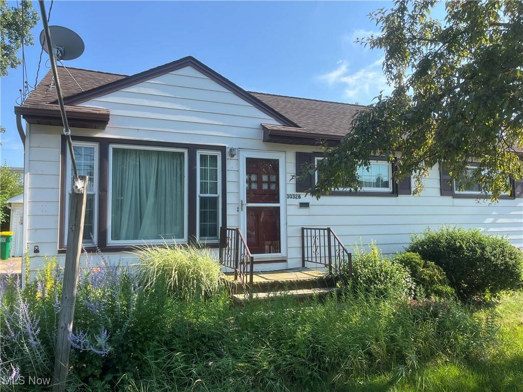 Willowick, OH 44095,30326 Royalview DR
