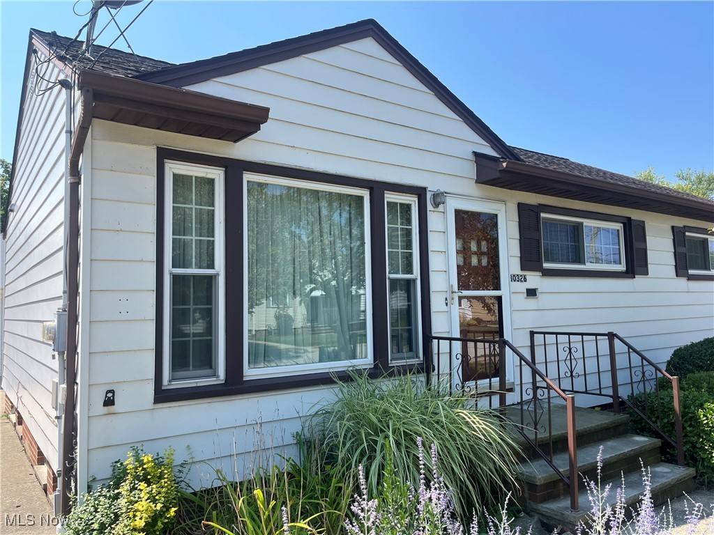 Willowick, OH 44095,30326 Royalview DR