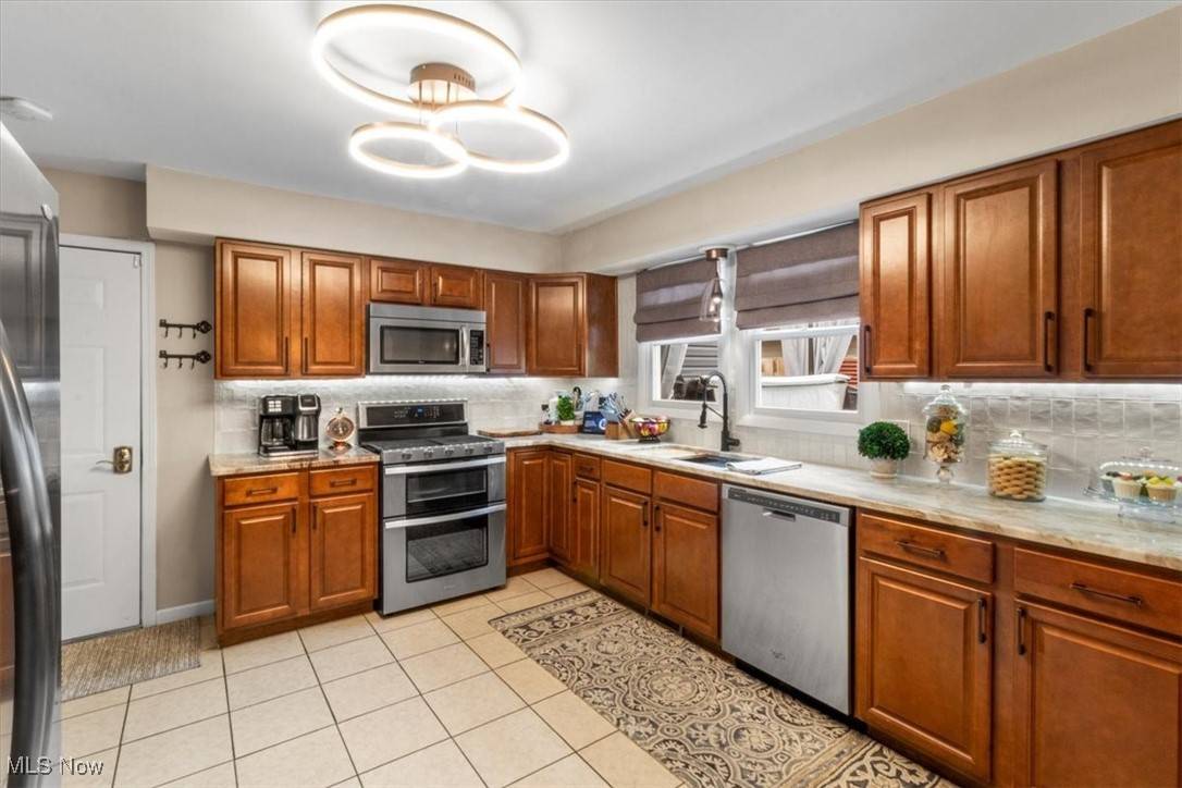 Berea, OH 44017,290 Butternut LN