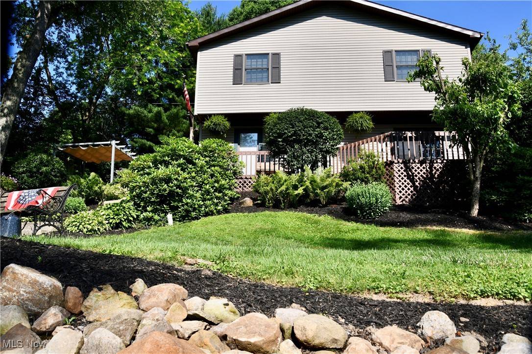 Salem, OH 44460,1511 Lake Front DR