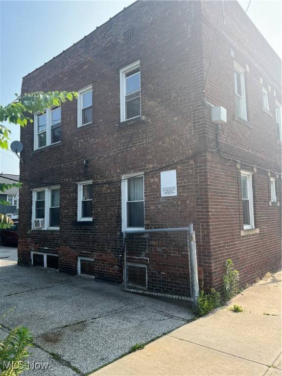 Cleveland, OH 44102,2236 W 103rd ST