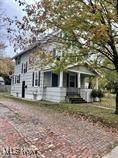 Akron, OH 44305,804 manitou