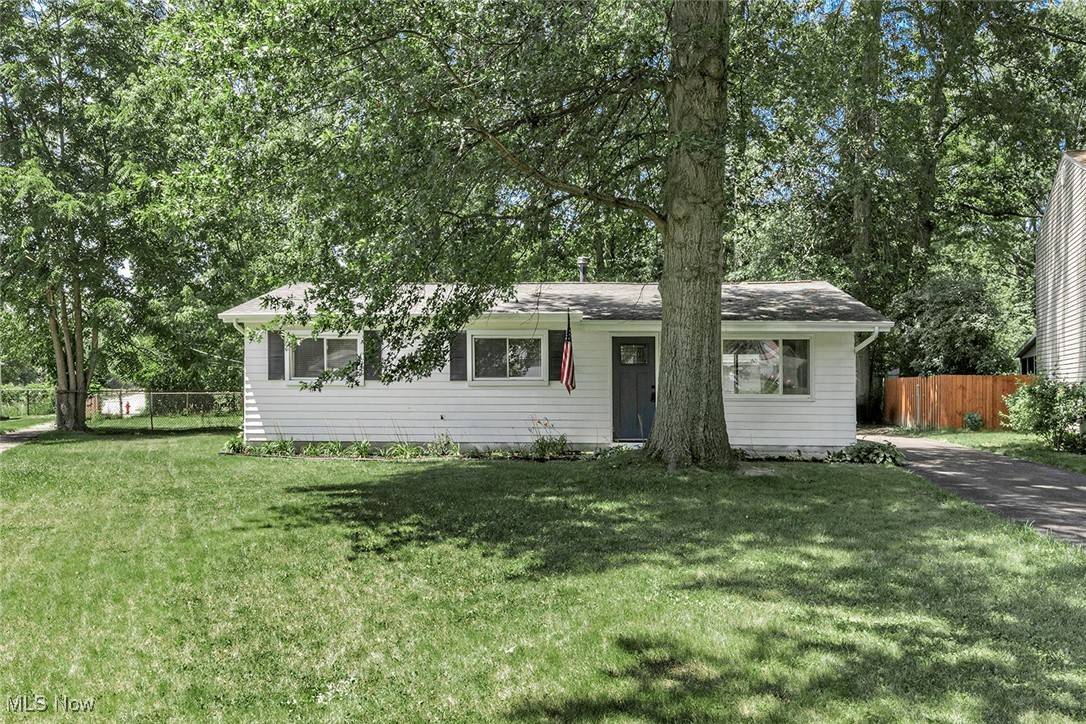 North Olmsted, OH 44070,3498 Clayton DR