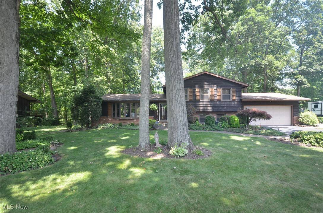 Tallmadge, OH 44278,746 Deerwood DR