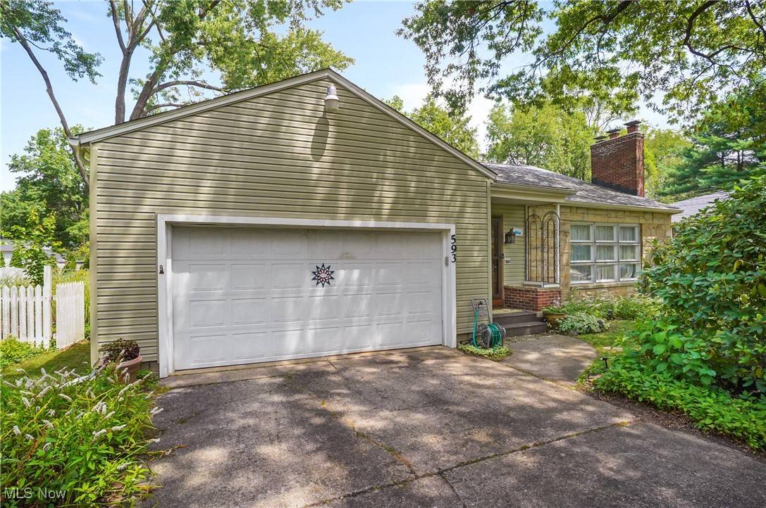 Akron, OH 44303,593 Mardon AVE