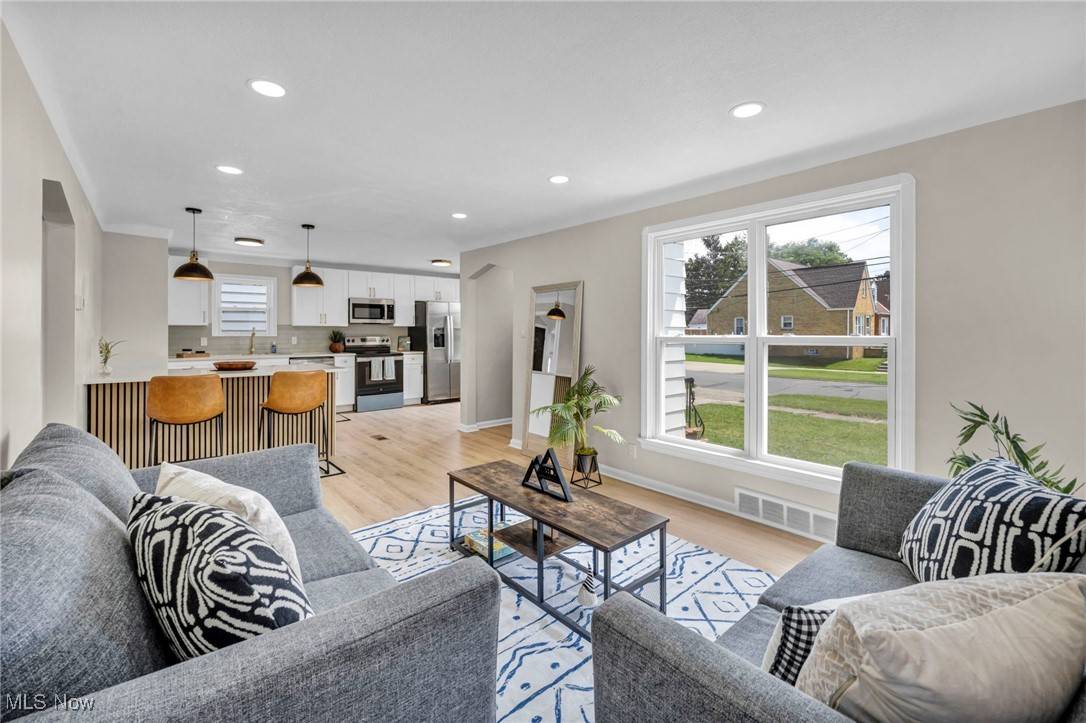 Parma, OH 44129,6326 Westminster DR