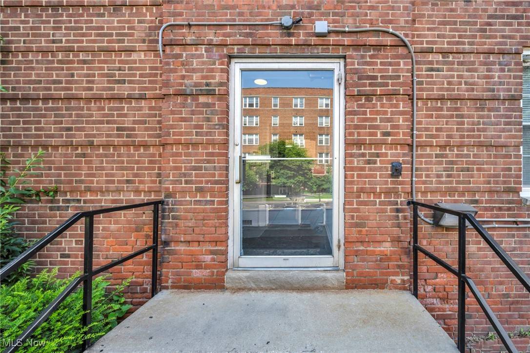 Shaker Heights, OH 44120,13800 Fairhill RD #520