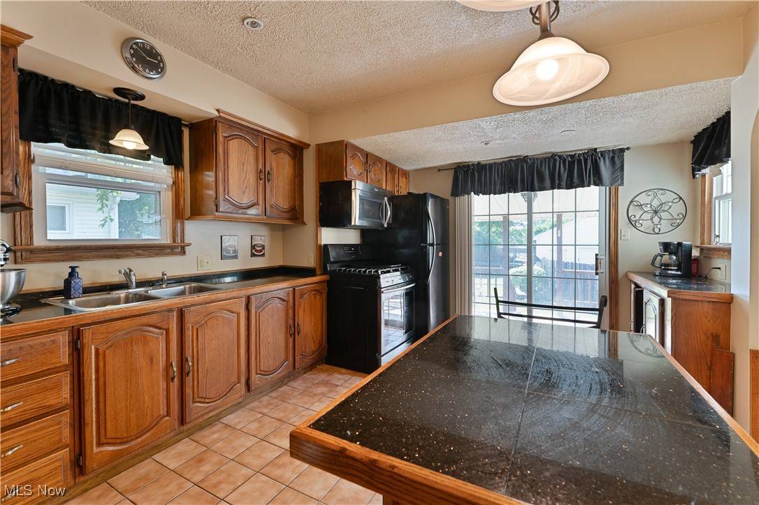 Struthers, OH 44471,556 Poland AVE