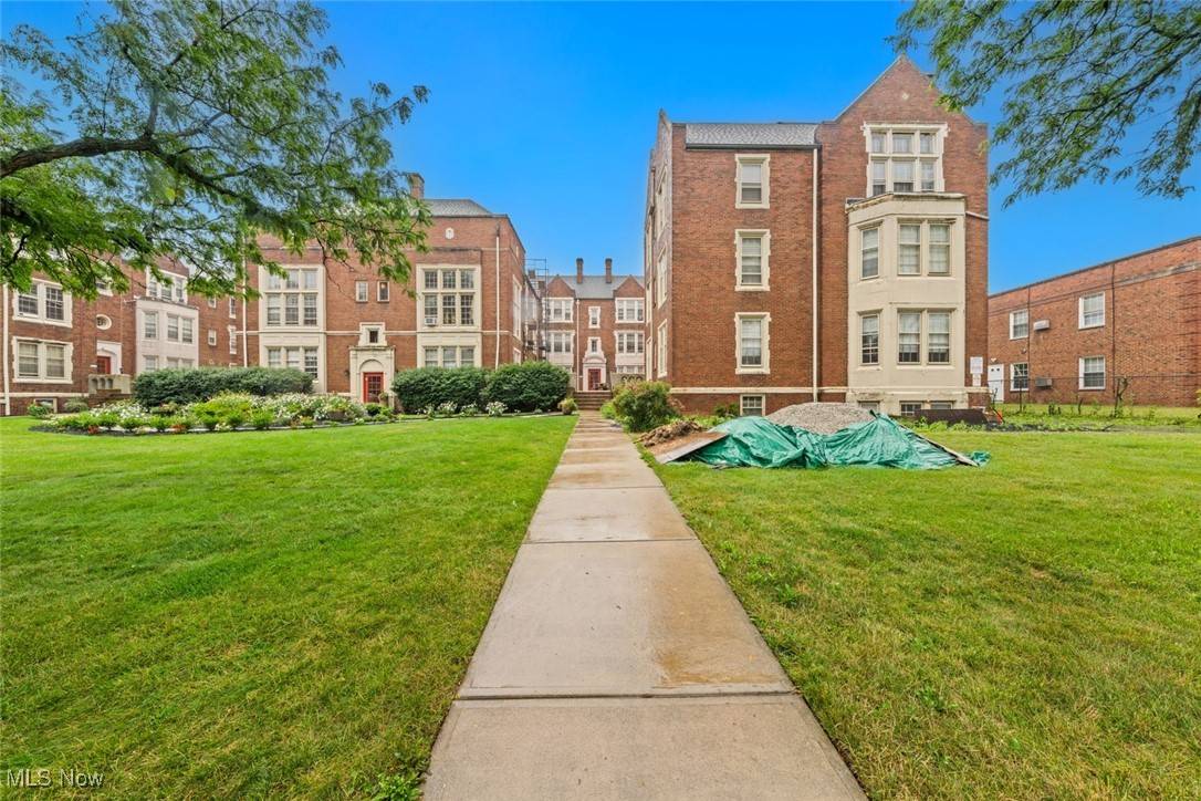 Shaker Heights, OH 44120,15610 Van Aken BLVD #5