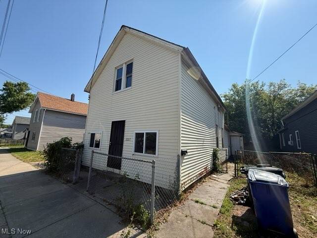 Cleveland, OH 44109,3207 W 44th ST